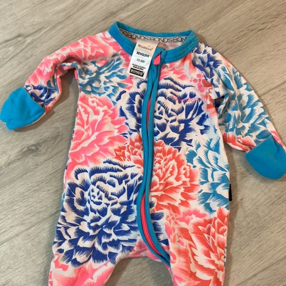 Bonds Newborn Wondersuit . Size 0000 . - Picture 2 of 5